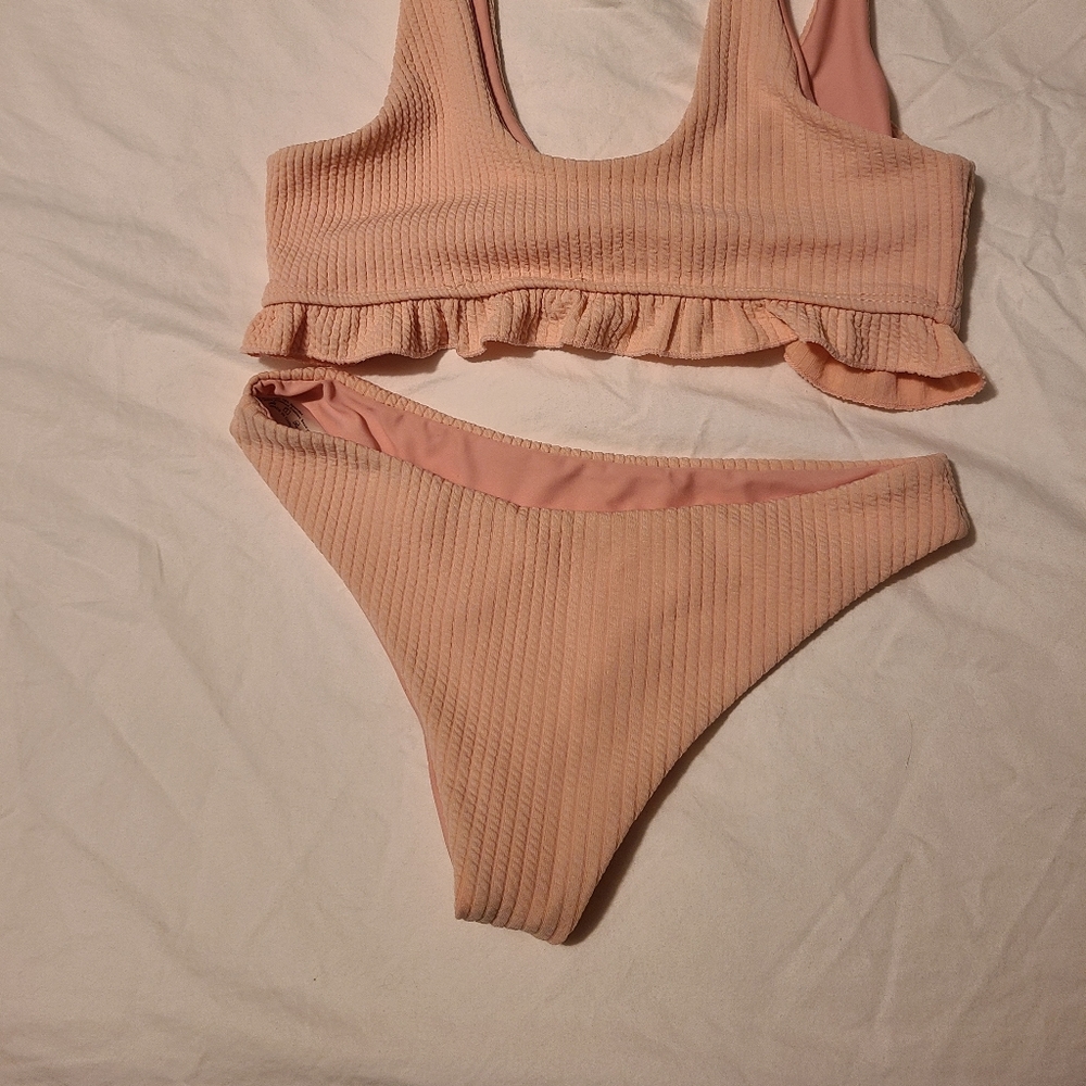 Pink Bikini - Picture 3 of 4